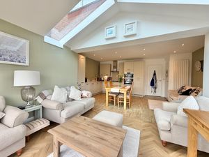 Photo 9- click for photo gallery